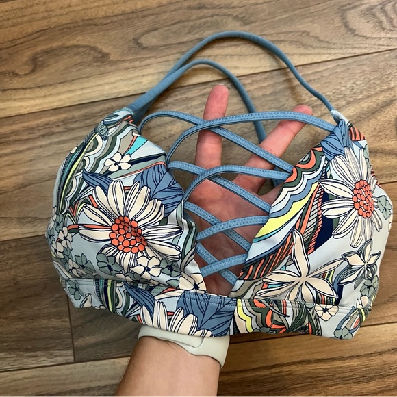 VA Sport Floral Strappy Sports Bra - Picture 2 of 4